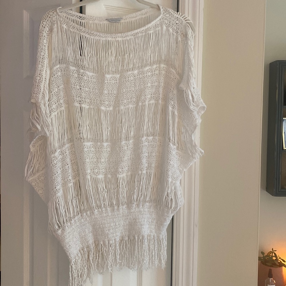 White cover up / top